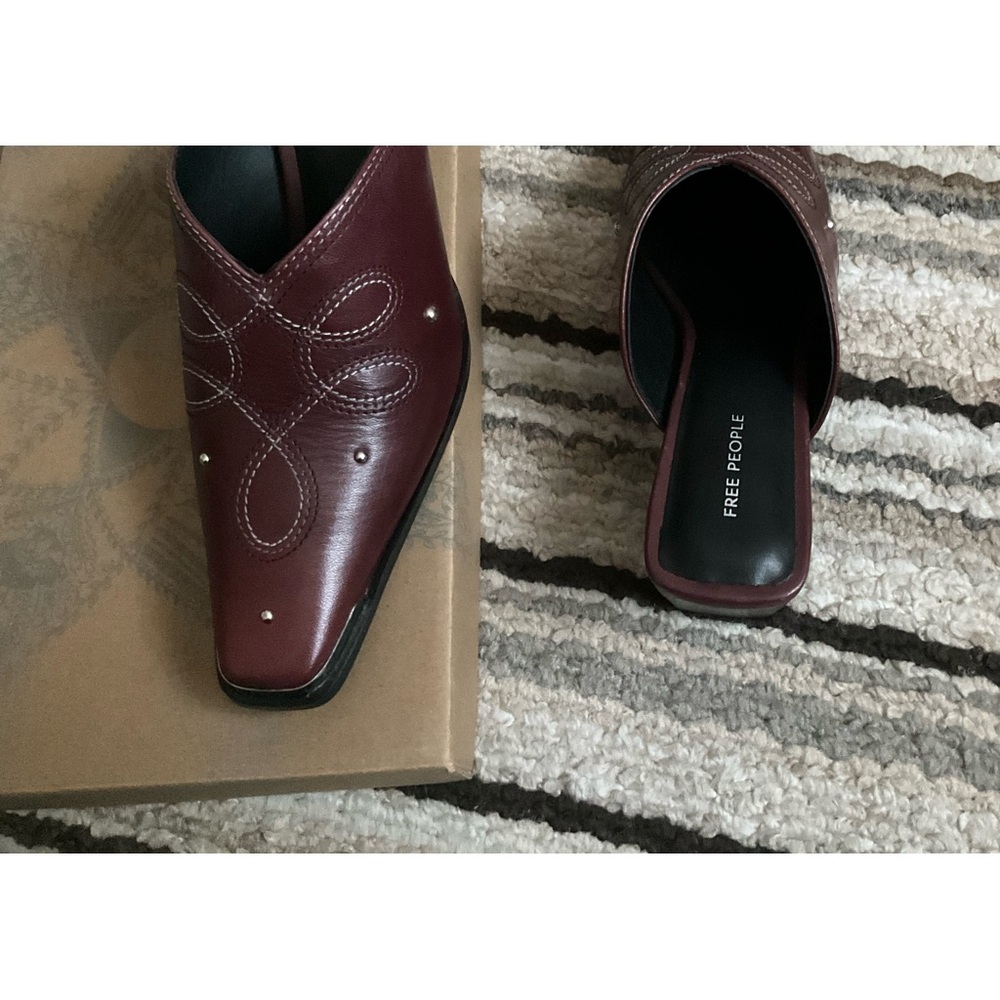 Brand new Cabernet leather mules.